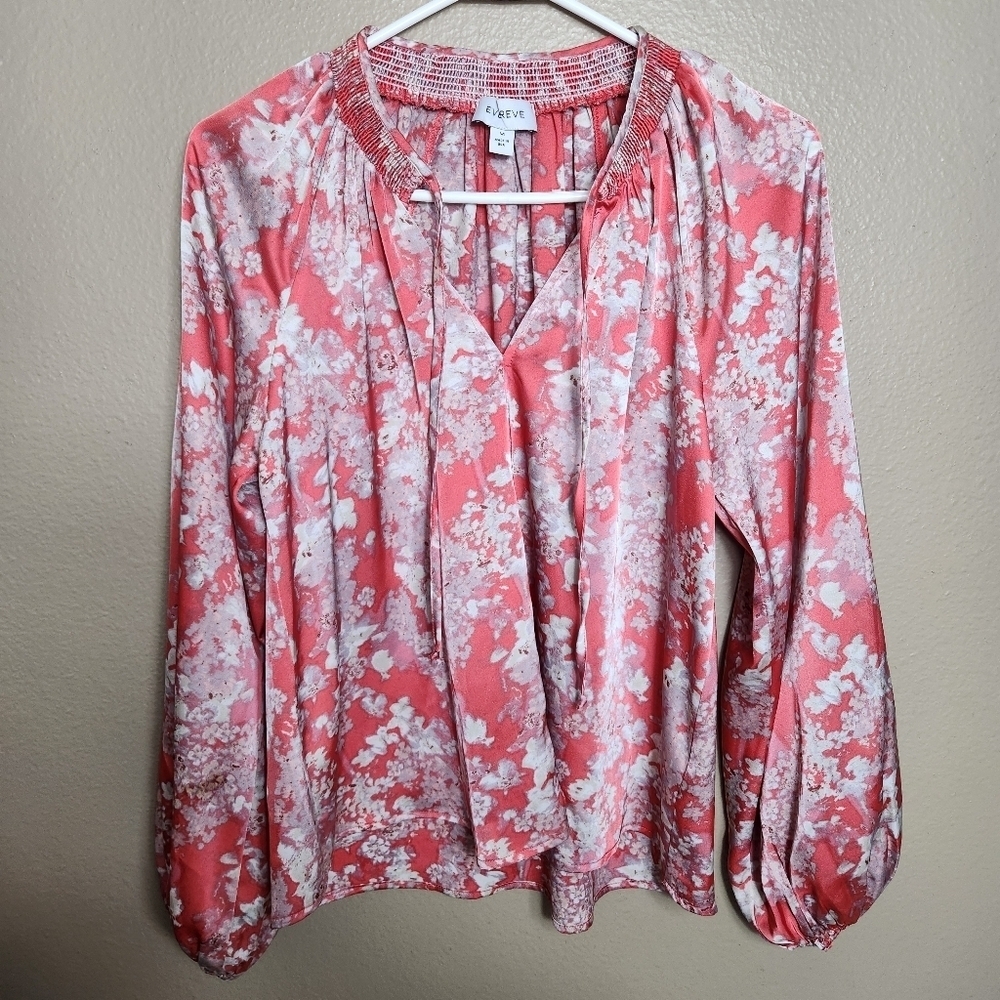 Evereve Keira Smocked Satin Long Sleeve Coral Floral Blouse |M| - Picture 2 of 7